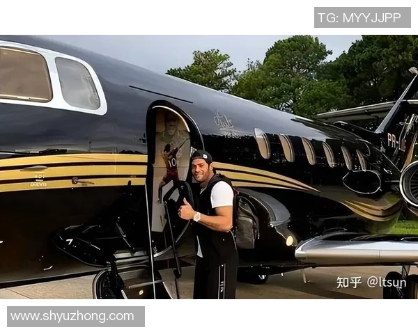 足球明星在飞机上切磋技艺展现风采引发球迷热议 足球明星在飞机上切磋技艺展现风采引发球迷热议